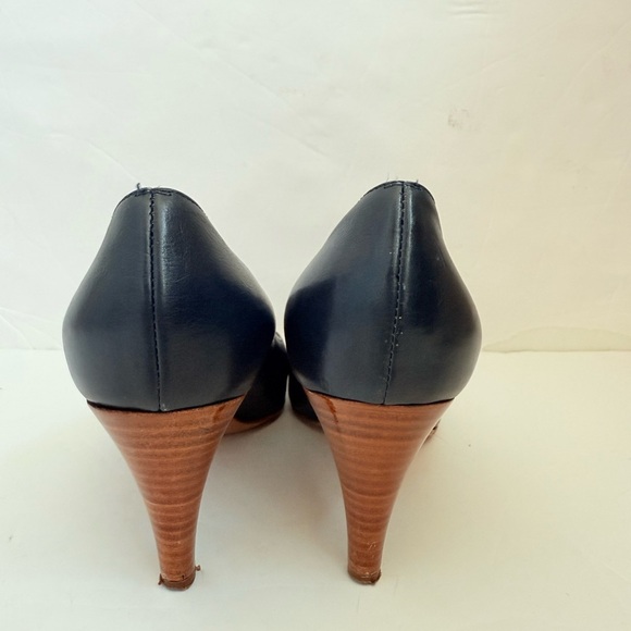 CHANEL Dark Navy Midnight Blue Vintage Leather CC cap-toe pumps EU 39.5 - Picture 3 of 10